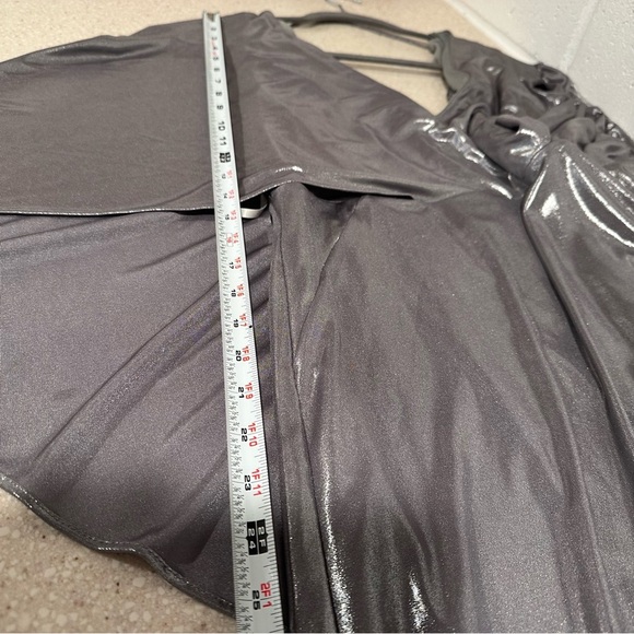 Halston Heritage Short Metallic Silver A-line Cape Sleeve V-Neck Dress Size10 NW - Picture 12 of 16